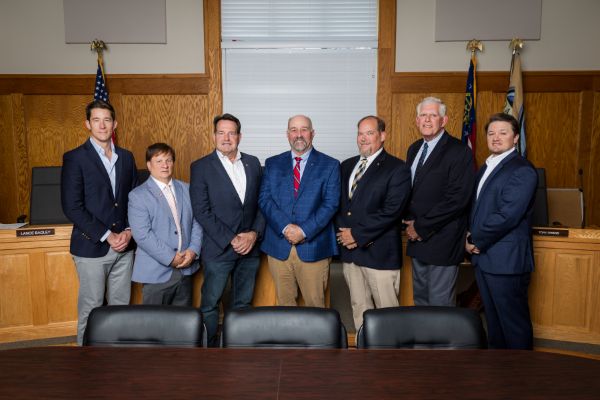 A portrait of the City Mayor and Council Members